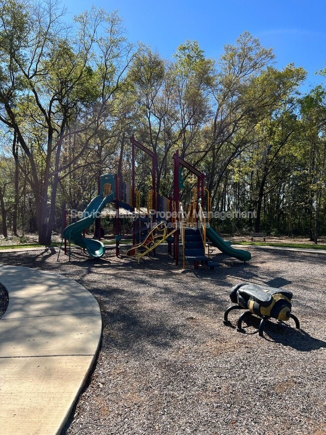 Building Photo - 5153 Peach Dr