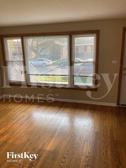 Building Photo - 8725 S Luella Ave
