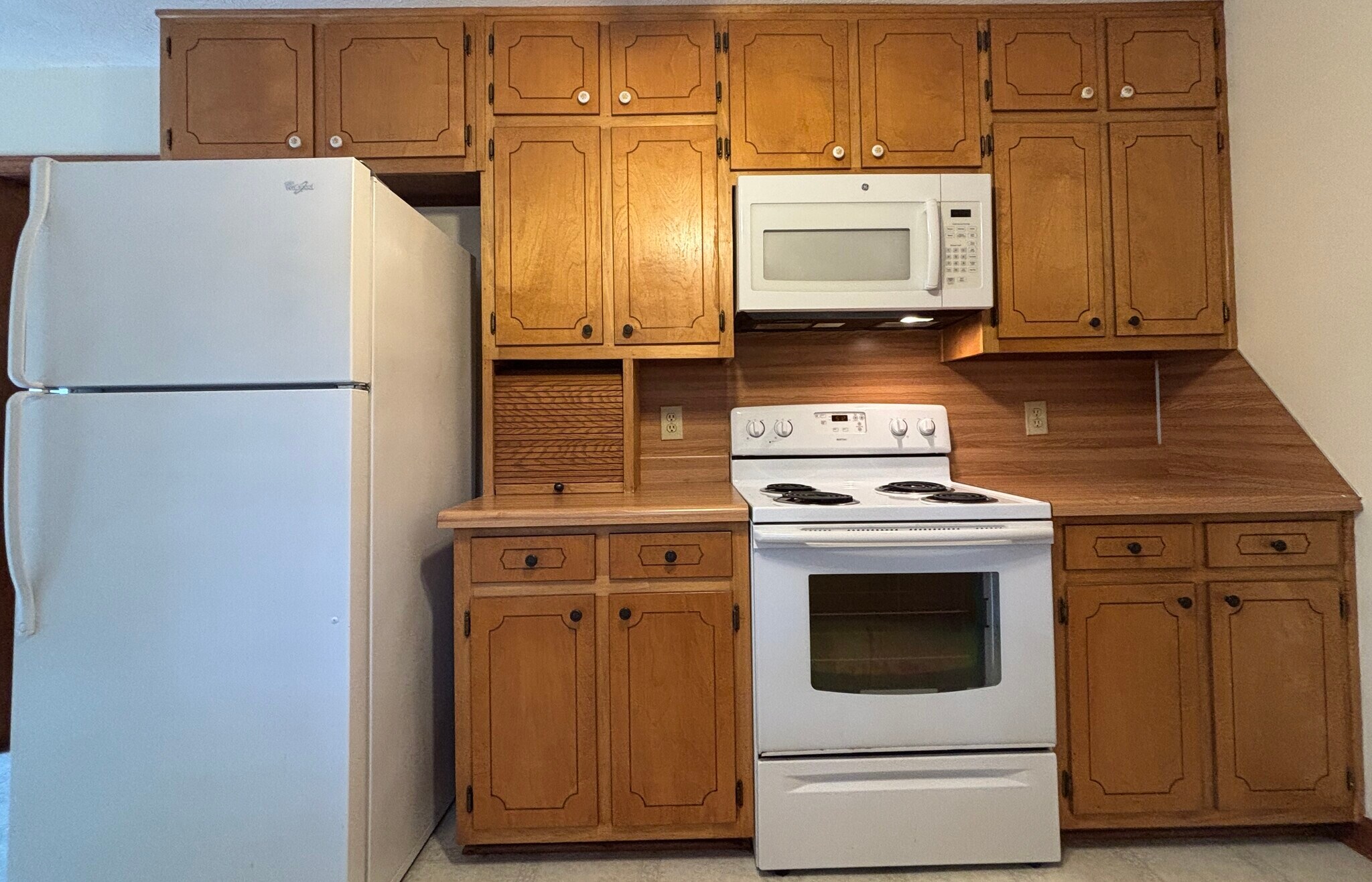 Over the Range Microwave with venting system - 705 Alcovy Forest Dr