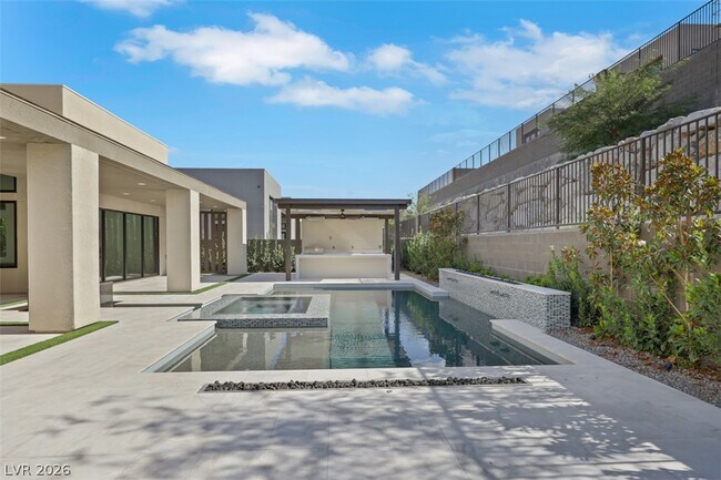Building Photo - 4803 Verde Bloom St