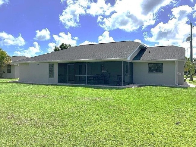 Building Photo - 367 Mendoza St