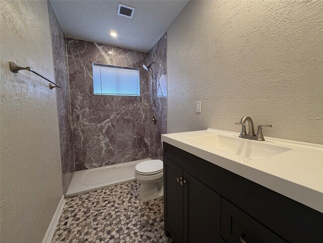 Building Photo - 9227 Vanwood St