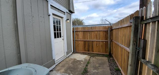 Building Photo - 811 N Spears St