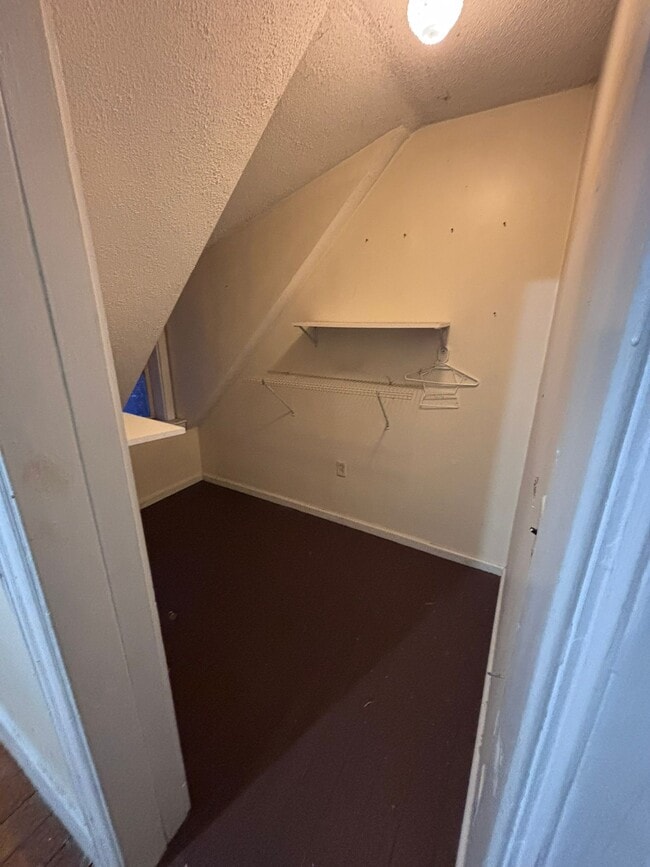 Building Photo - 9 Urquhart St