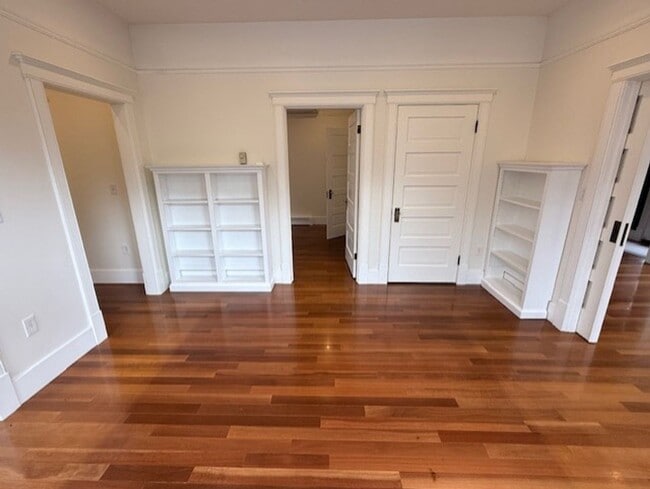 Building Photo - BRIGHT 2-BEDROOM TOWNHOME FOR RENT IN CHERRY HILL!