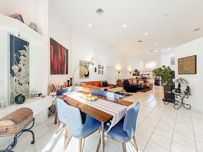 Building Photo - 11853 Fountainside Cir