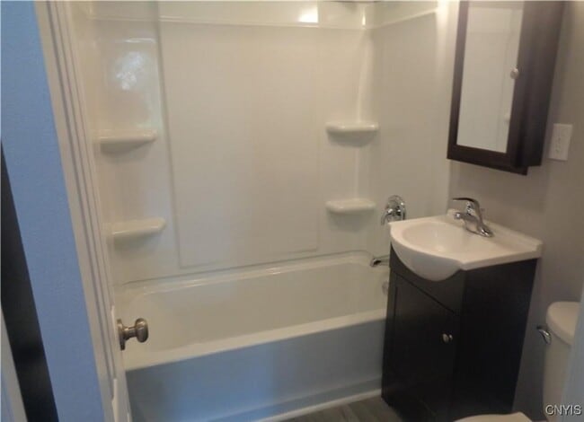 Building Photo - 303 Kirsch Dr