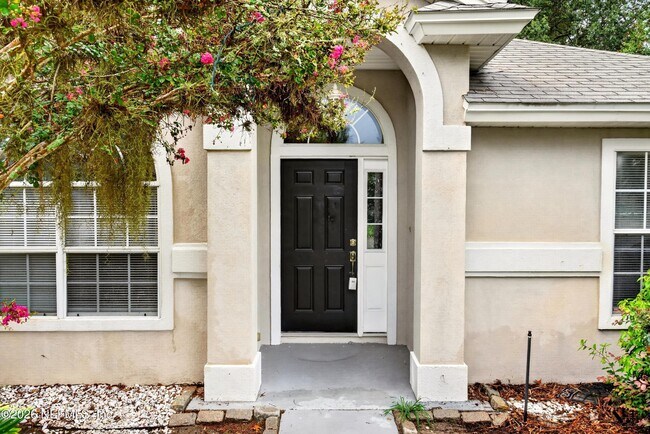 Building Photo - 12949 Chets Creek Dr S