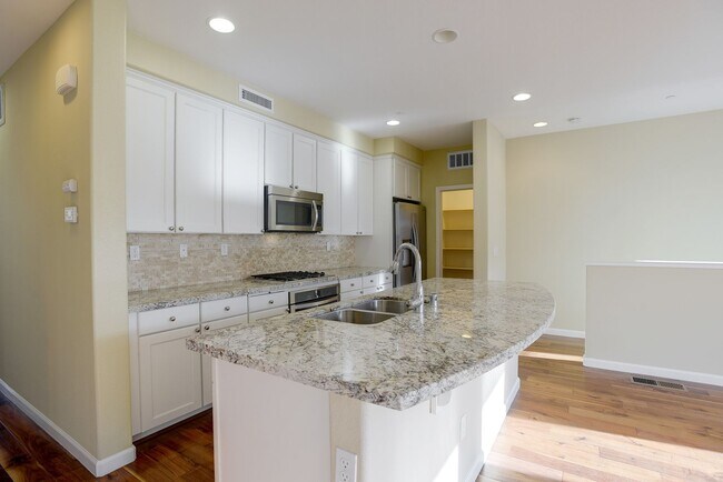 Building Photo - 631 True Wind Way