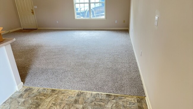 Building Photo - 805 Johnston Cove