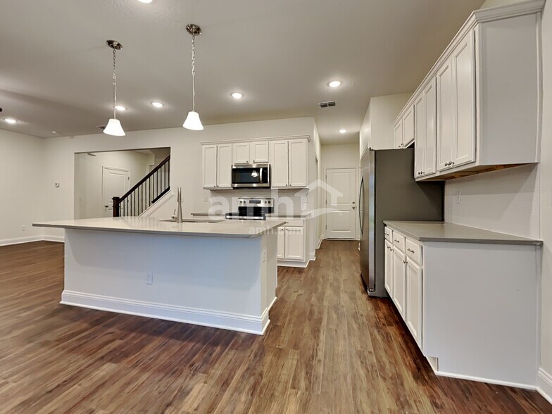 Building Photo - 497 Onate Cir