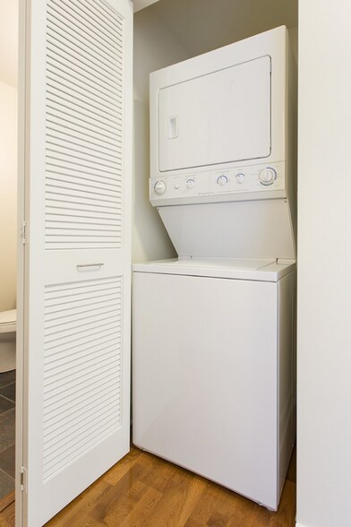 Building Photo - 634 W Wayman St