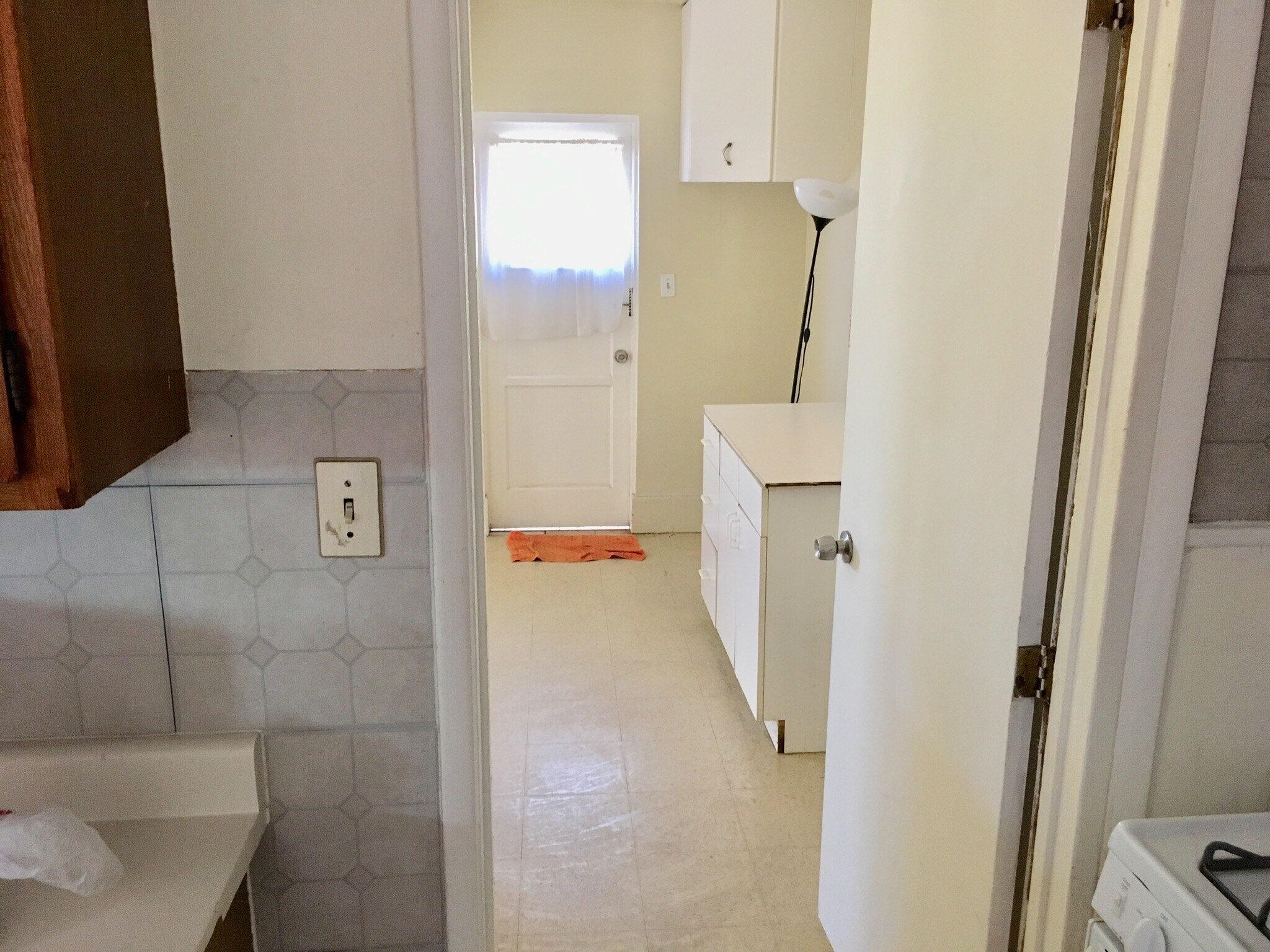 Building Photo - 4640 Clairemont Dr