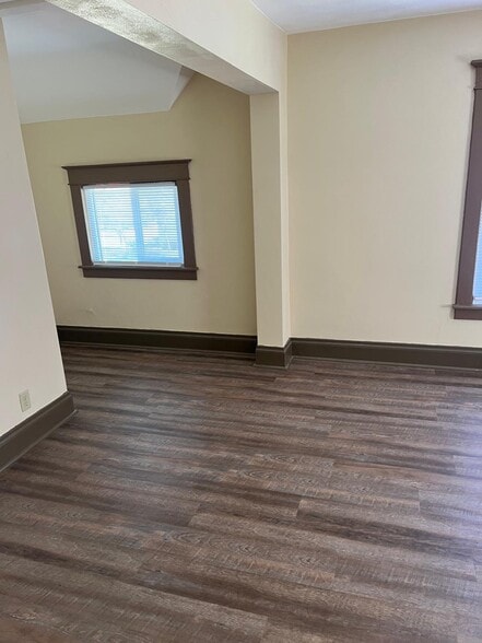 Building Photo - 858 9th St