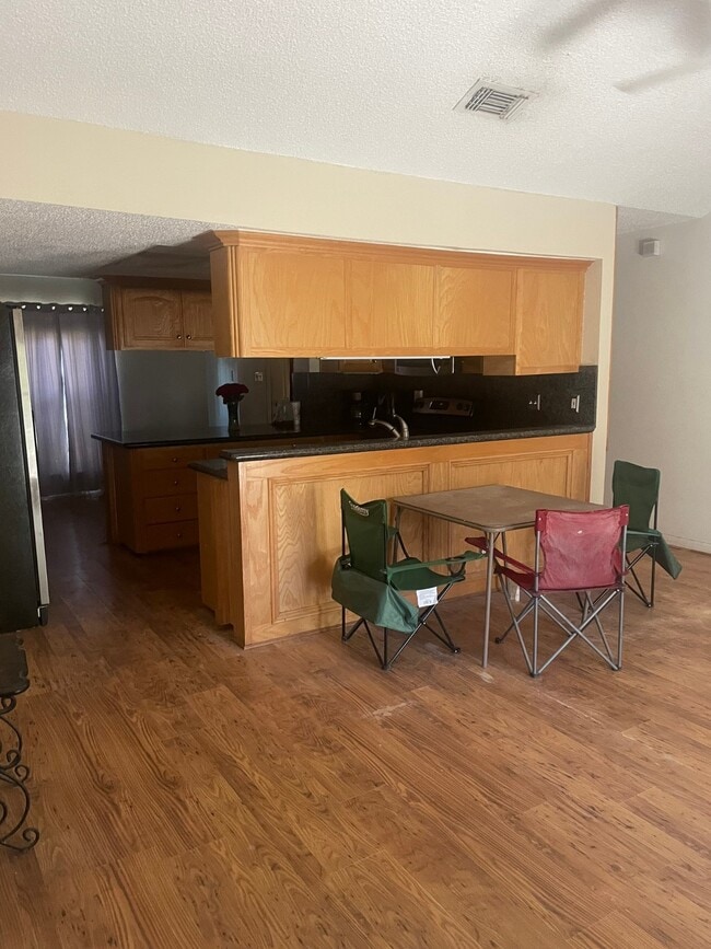 Building Photo - 2703 Walnut Hollow St