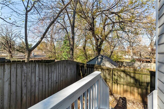 Building Photo - 224 Lampkin St NE