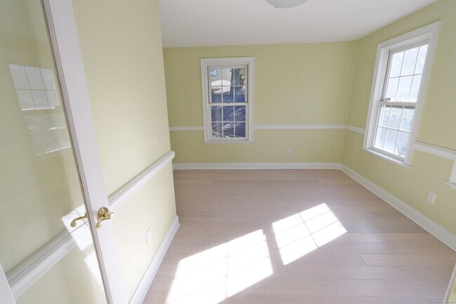 Building Photo - 764 Quinnipiac Ave