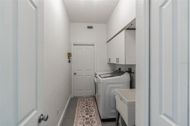 Building Photo - 2888 Phoenix Palm Terrace