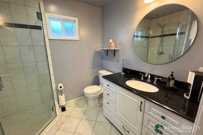 Building Photo - Beautifully Updated 3 Bedroom Home in Sout...