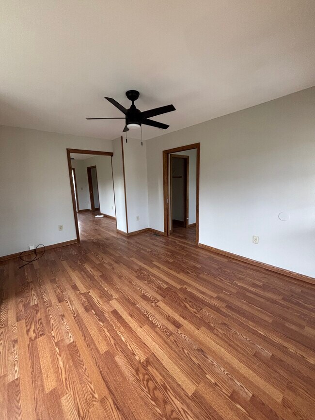 Building Photo - 58 Riverview Ave