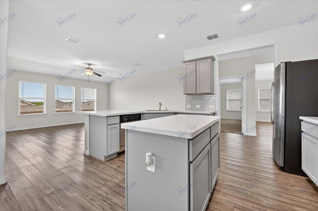 Building Photo - 6128 Fall Creek Ln