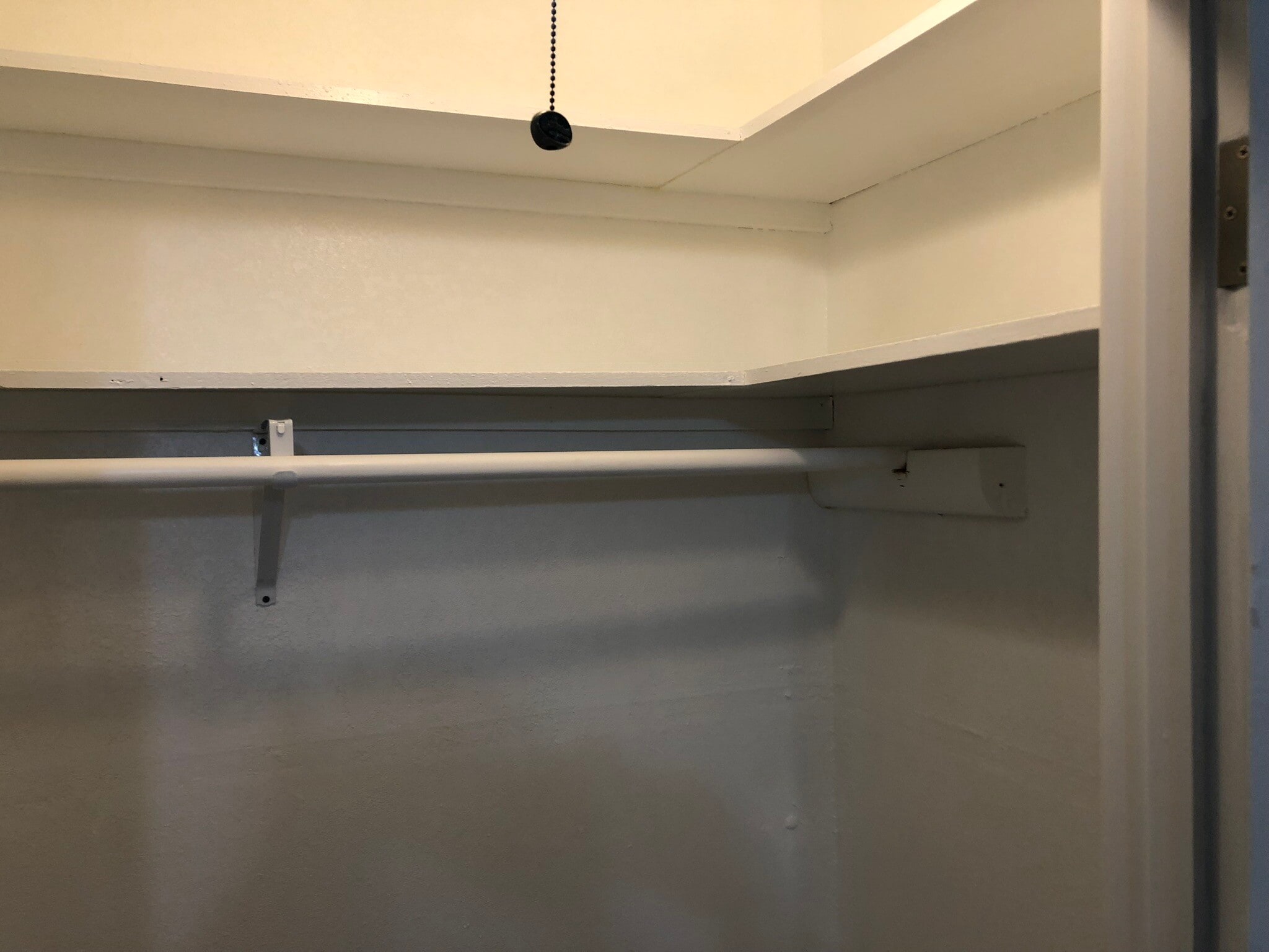 Building Photo - 136 W Ridgewood Ct