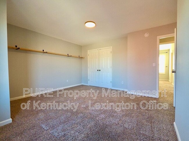 Building Photo - 2564 Rockaway Pl