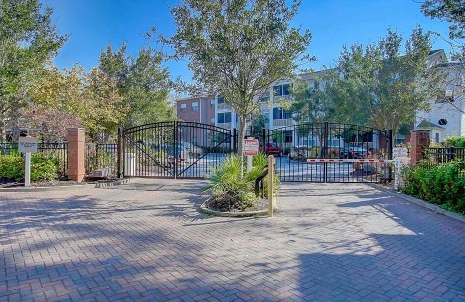 Building Photo - 1755 Central Park Rd