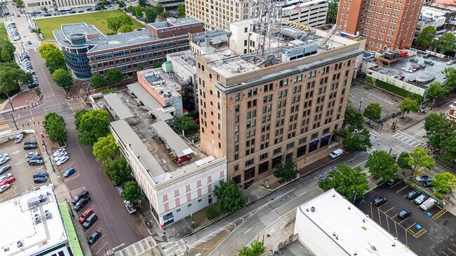 Building Photo - 915 Franklin St