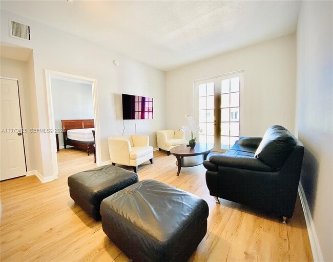 Building Photo - 1200 Town Center Dr