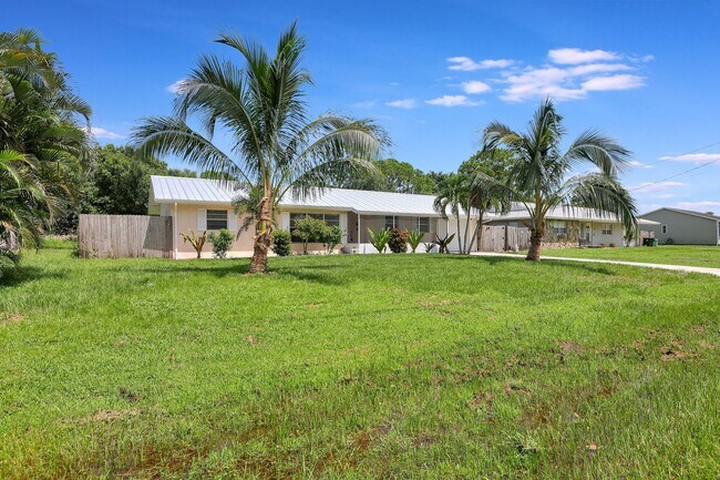 Building Photo - 1109 SE Sandia Dr