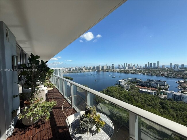 Building Photo - 16385 Biscayne Blvd