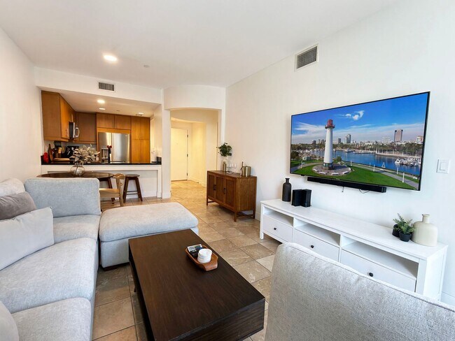 Building Photo - **150 The Promenade N #415 Long Beach** Upstairs Spacious 2 bedroom 2 bath !!2 weeks free OAC!!