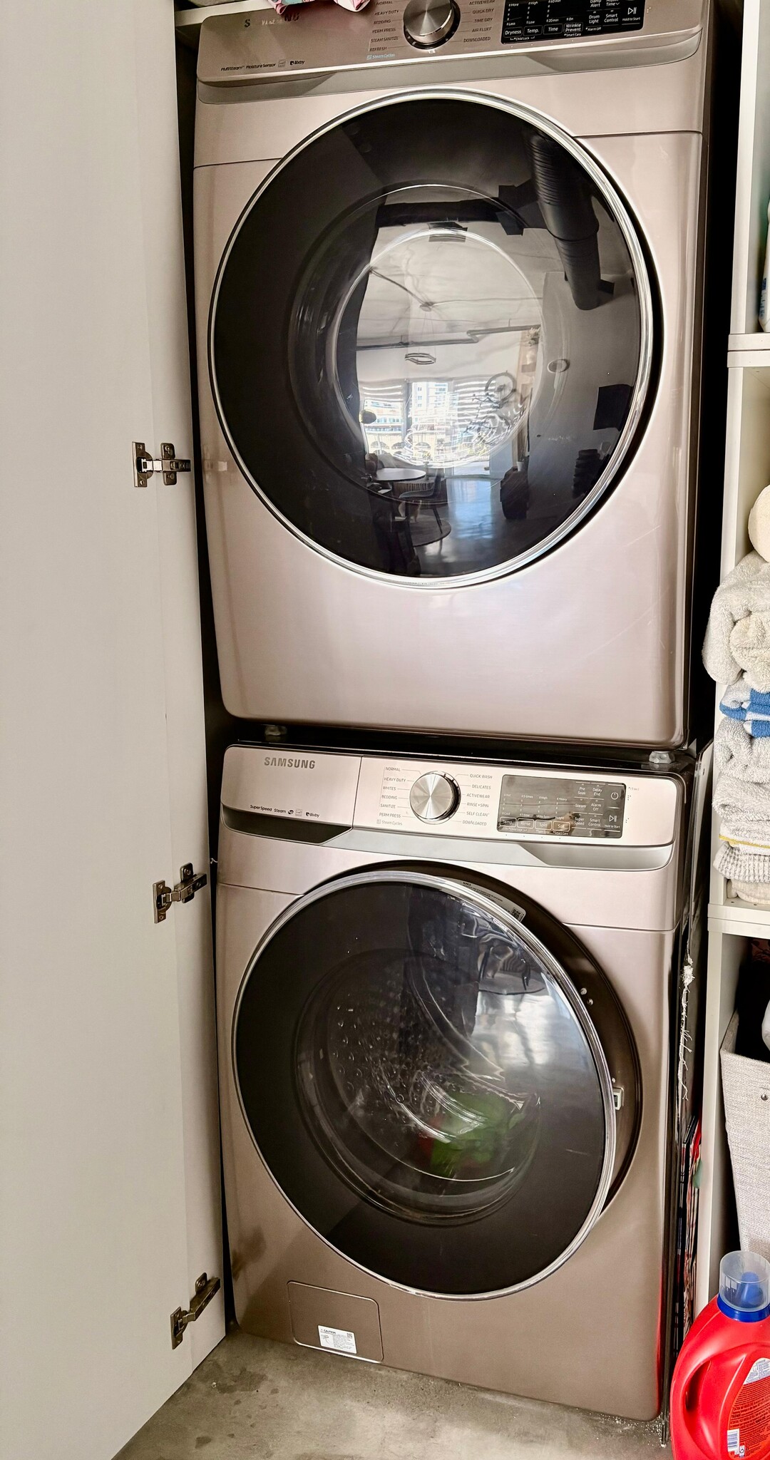 In-unit Laundry - 10 SW South River Dr