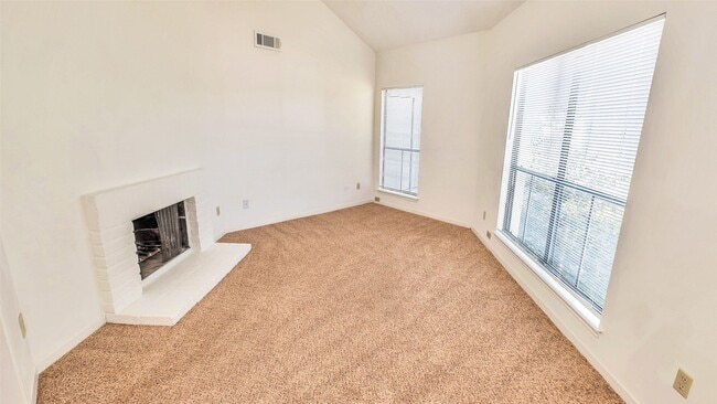 Building Photo - 10102 Waterstone Dr