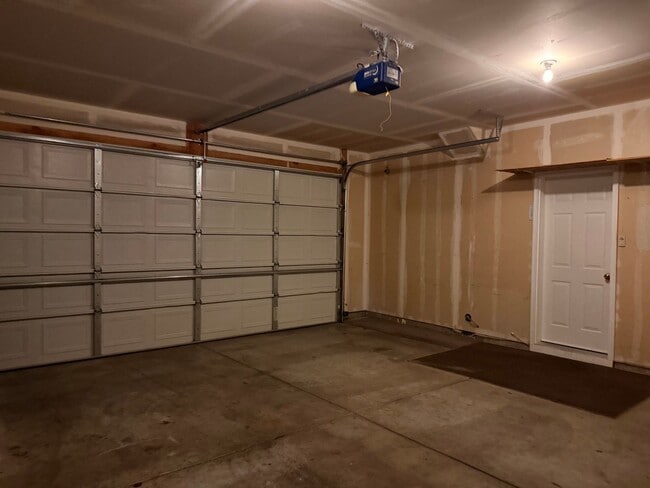 Building Photo - Home in the Landings