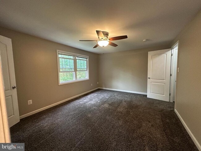 Building Photo - 1848 Foxdale Ct