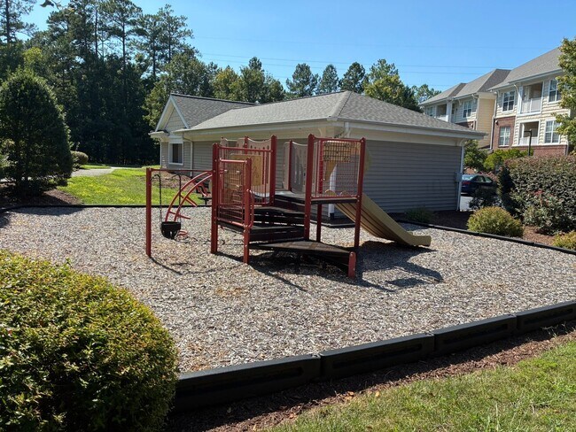 Building Photo - 332 Providence Glen Dr