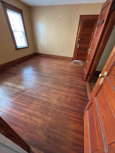 Building Photo - 33 Brooklawn St