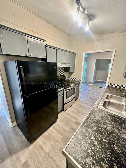 Building Photo - 43 Grisham Dr