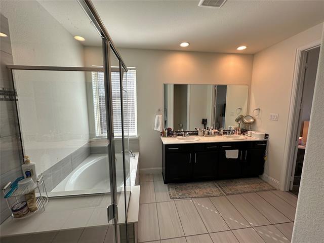 Building Photo - 5109 Rosewood Ln