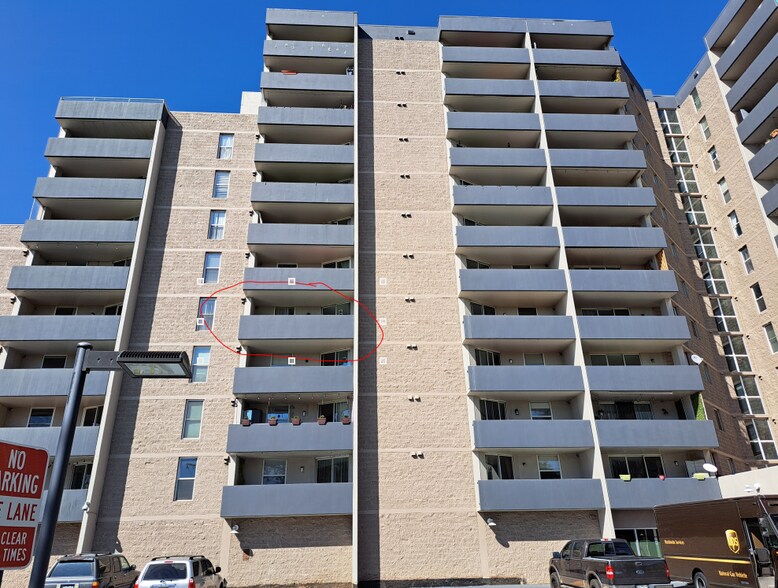 Building Photo - 601 W 11th Ave