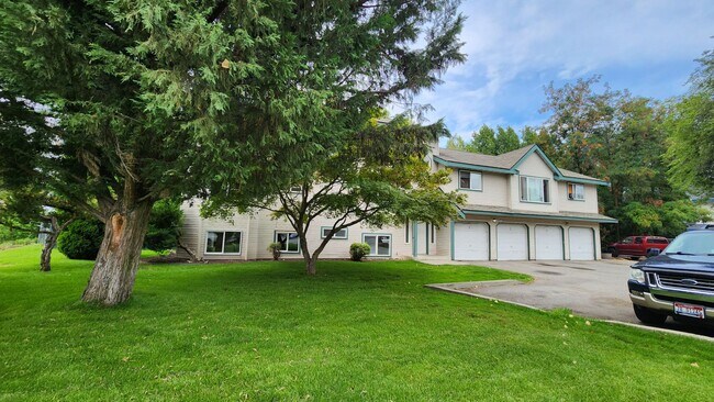 Building Photo - 3452 W Lilac Ct