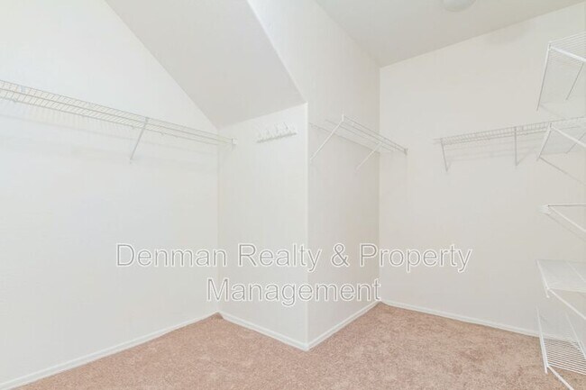 Building Photo - 3209 W St Catherine Ave