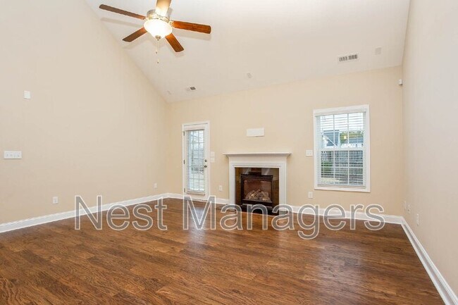 Building Photo - 674 Stonebriar Ave
