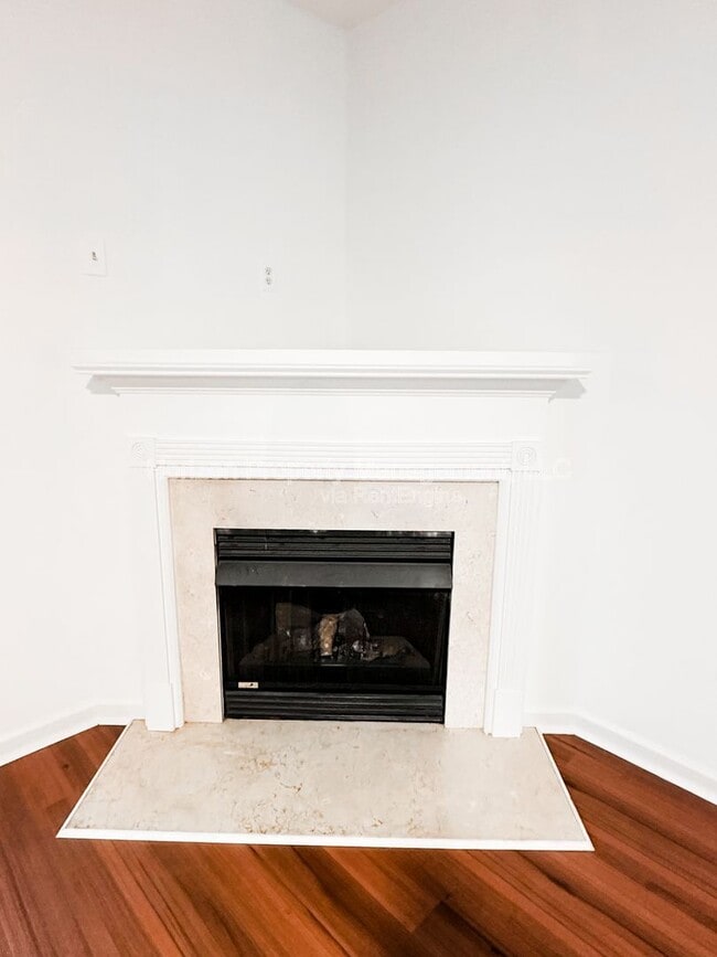 Building Photo - 75 Pearl Chambers Dr