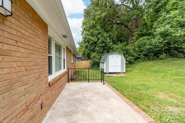 Building Photo - 3121 Sudbury Rd