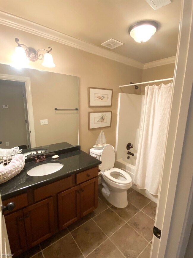 Building Photo - 3 br, 2.5 bath Townhome - 4618 Cotswold Lane