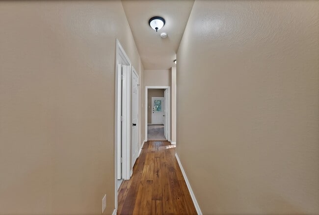 Building Photo - 1427 Piedmont Dr