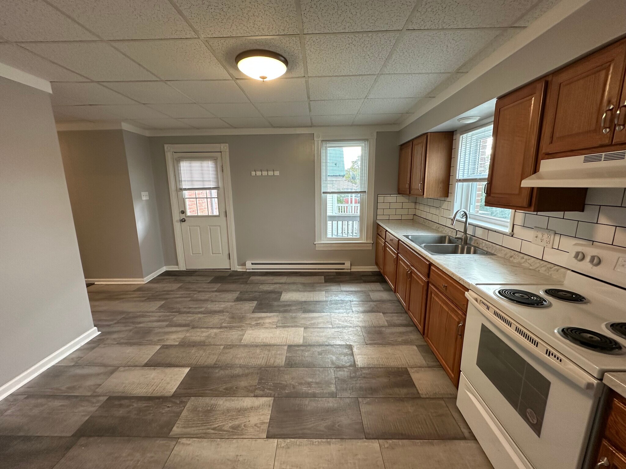 Kitchen view 2 - 18 W North St